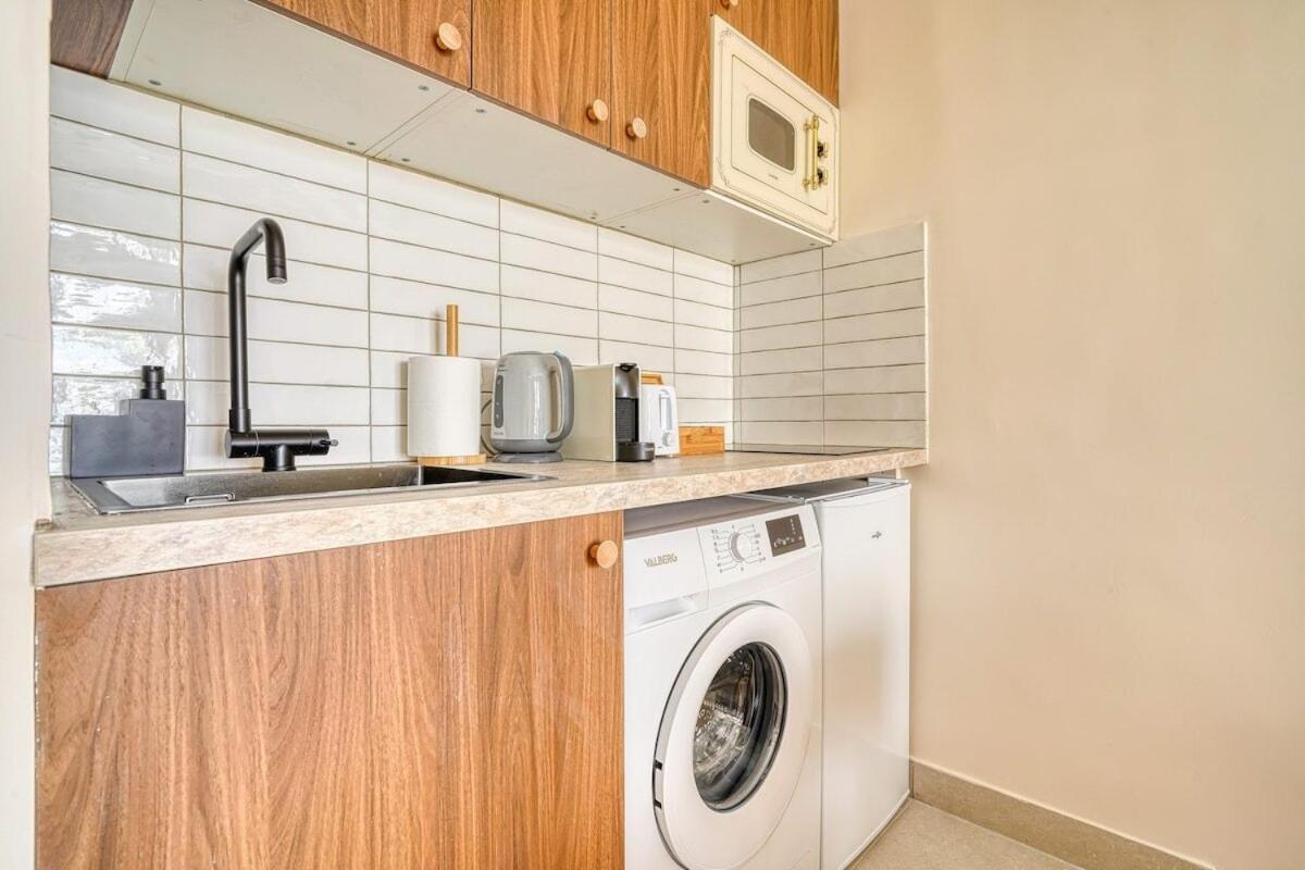 Inn Place To Be Paris La Defense Курбевуа Екстер'єр фото
