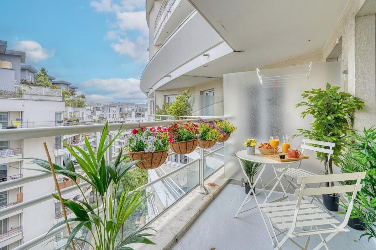 Inn Place To Be Paris La Defense Курбевуа Екстер'єр фото