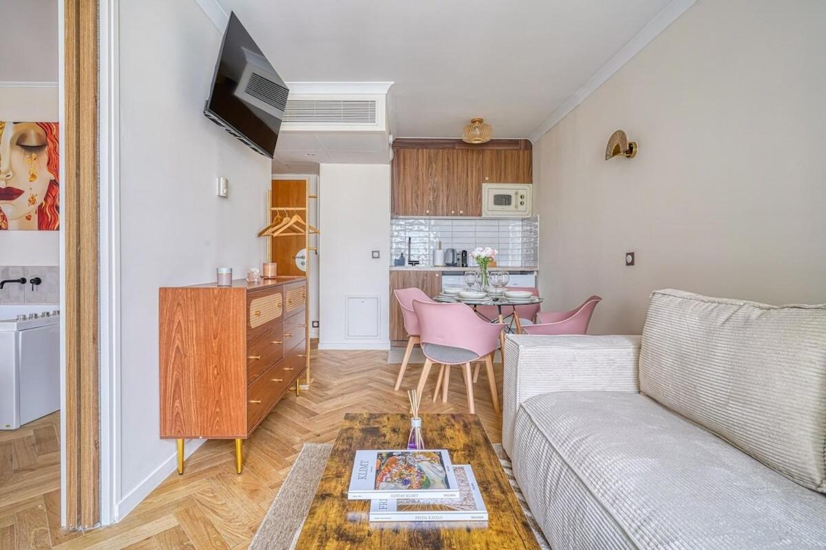 Inn Place To Be Paris La Defense Курбевуа Екстер'єр фото